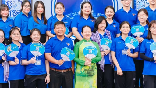 Ph&oacute; Chủ tịch x&atilde; B&igrave;nh Hưng: Để trở th&agrave;nh phường, chuyển đổi số phải đi v&agrave;o thực chất