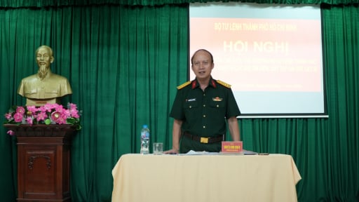 Bộ Tư lệnh TP.HCM tổ chức đối thoại, tiếp th&ecirc;m động lực cho lực lượng quy tập h&agrave;i cốt liệt sĩ ở c&ocirc;ng vi&ecirc;n L&ecirc; Thị Ri&ecirc;ng