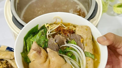 Bí quyết nấu bún bò Huế thơm ngon đậm vị, nhanh gọn, dễ làm bằng nồi áp suất, xua đi nóng bức mùa hè