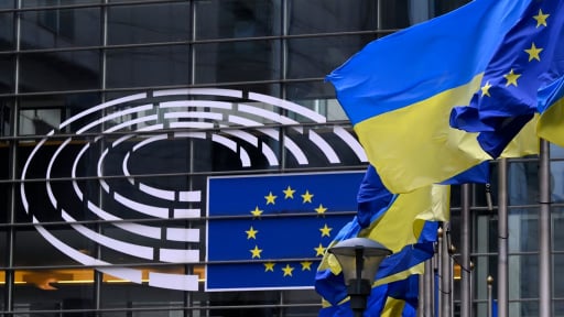 Lo Mỹ bỏ rơi Ukraine, dỡ bỏ trừng phạt Nga, châu Âu gấp rút xây dựng 'Kế hoạch B'