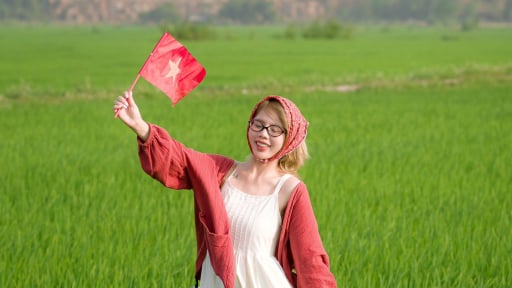 Điều đặc biệt trong bộ ảnh “Màu của hòa bình” của cô gái khiến dân mạng ngỡ ngàng!