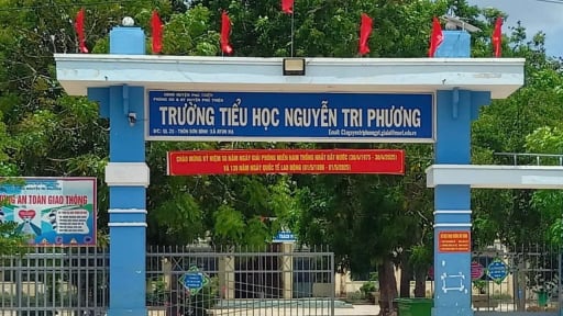 Tạm giữ hình sự thầy giáo nghi dâm ô nhiều nữ sinh tiểu học