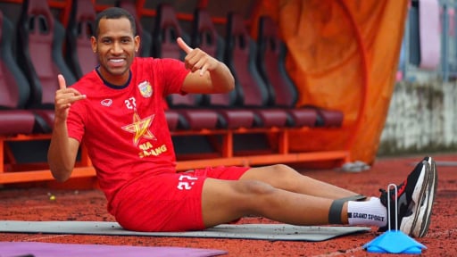 Ngoại binh Hồng Lĩnh Hà Tĩnh: Cao 1m90, từng là đồng đội của Neymar