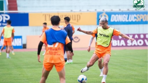 Đinh Thanh Bình mang tin vui đến cho HLV Kim Sang-sik