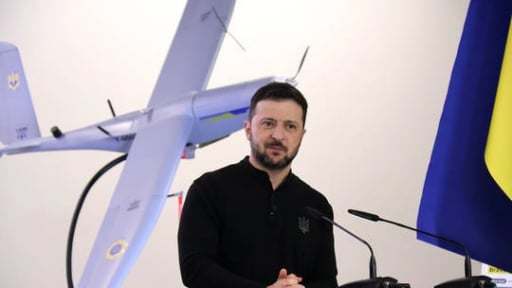 Ông Zelensky muốn gì khi ồ ạt tung đòn tấn công Moscow trước lễ duyệt binh Ngày Chiến thắng?