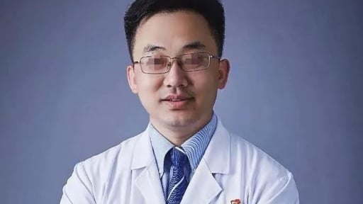 Bác sĩ bị đuổi việc vì ngoại tình với hàng loạt nữ đồng nghiệp, có người dính thai