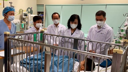 Tin mới nhất về sức khỏe bé trai trong vụ 'nộp đủ tiền mới cấp cứu' ở Bệnh viện đa khoa tỉnh Nam Định