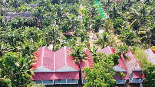Ở Bến Tre, dân biến vườn thành khu du lịch sinh thái,  người thiên hạ rỉ tai nhau đến, lợi đủ đường