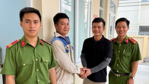 Bất ngờ nhận được 500 triệu đồng qua tài khoản ngân hàng, một người dân liền đến công an trình báo