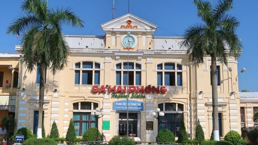 Ga Hải Phòng trở thành “Điểm du lịch”, khai trương đoàn tàu 'quý tộc' mang tên “Hoa Phượng Đỏ”