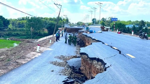 Đường dẫn vào cầu mới khánh thành 15 ngày đã sụp, lún: Hồ sơ nhà thầu thi công Vũ Hoan