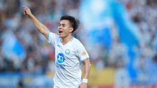 Tin sáng (12/5): Tiền vệ cực “cháy” ở V.League khiến HLV Kim Sang-sik đứng ngồi không yên
