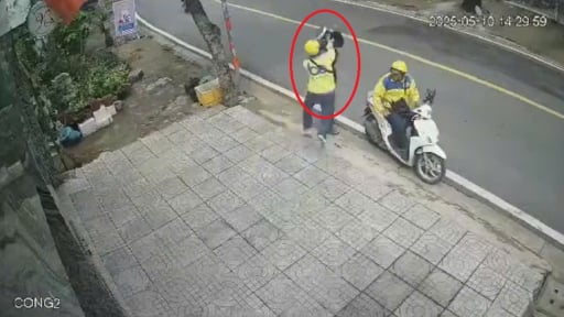 Tài xế xe ôm công nghệ Be cầm mũ bảo hiểm tấn công khách hàng ở Thủ Đức