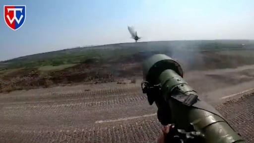 Xạ thủ Ukraine bắn rơi cường kích Su-25 của Nga bằng tên lửa vác vai