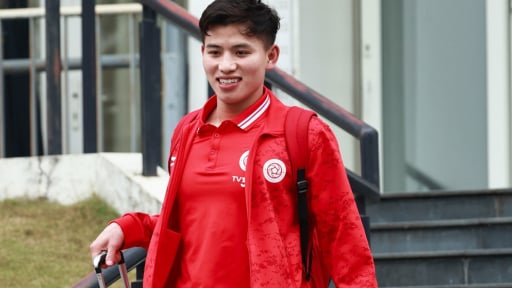 Trung vệ Nguyễn Thanh Bình: Cao 1m83, bất chấp lời ngăn cấm của bố mẹ để theo nghiệp cầu thủ