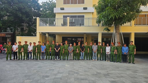 Mở rộng điều tra đường dây buôn lậu xăng dầu, Công an TP.HCM khởi tố thêm 34 đối tượng 