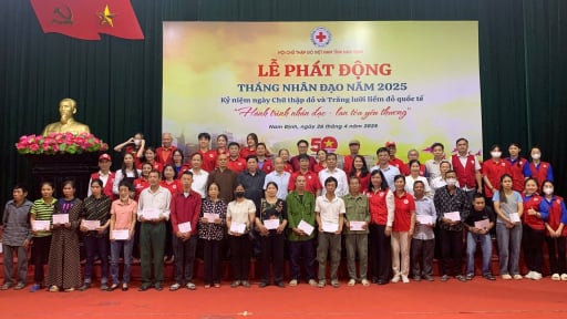 Bảo hiểm y tế cho hộ nghèo, cận nghèo, đòn bẩy giảm nghèo bền vững ở tỉnh Nam Định