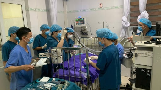Bé 17 tháng tuổi tím tái, ngừng thở vì sơ sẩy thường gặp