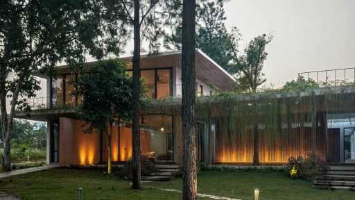 Biệt thự rộng 5.000 m2 tại Ba Vì gây ấn tượng mạnh nhờ hàng hiên dài 30 m