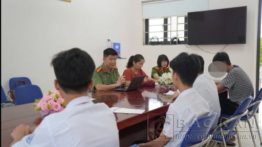 Nam sinh lớp 8 ở Bắc Kạn bị đánh hội đồng đến gãy xương sườn