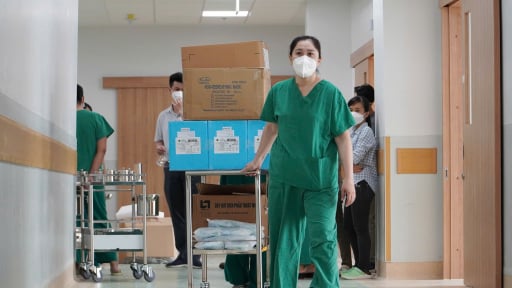 Covid-19 có dấu hiệu 'nóng' lên ở TP.HCM, Sở Y tế khuyến cáo không lơ là