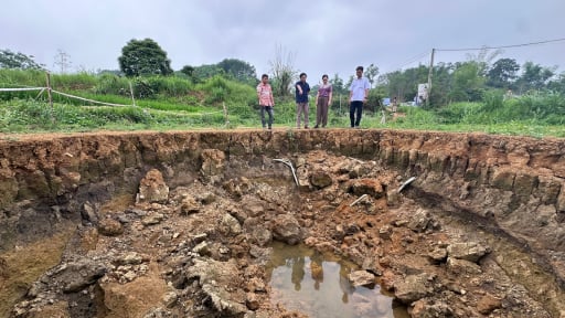  Xuất hiện những hố sụt lún lớn: Huyện Na Rì, tỉnh Bắc Kạn gặp khó trong xác định nguyên nhân khi chính quyền cấp huyện dừng hoạt động