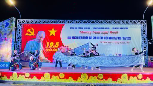 Lai Châu: Sôi nổi chương trình nghệ thuật chào mừng kỷ niệm 135 năm Ngày sinh Chủ tịch Hồ Chí Minh