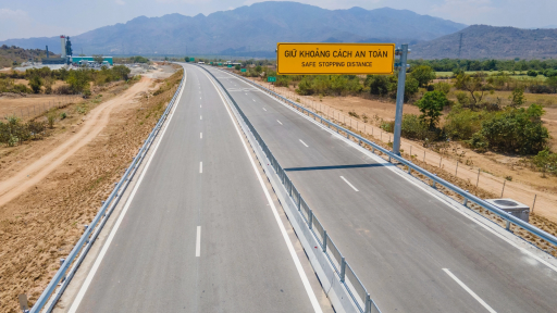 Trình Quốc hội chi 1,7 tỷ USD làm cao tốc nối Tây nguyên xuống ven biển; tăng vốn một dự án hơn 3.700 tỷ đồng