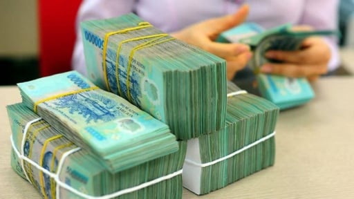 Lãi suất ngân hàng cao nhất hôm nay 19/5: Vietcombank duy trì cao nhất 4,7%