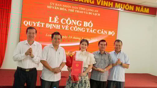 Nghệ sĩ Nhân dân hiếm hoi được trao danh hiệu ở tuổi 40 làm Trưởng Đoàn Cải lương Long An