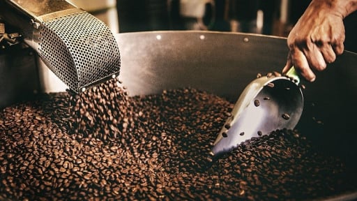 Vì sao giá cà phê tăng mạnh, mà nhiều doanh nghiệp cà phê Việt Nam vẫn thua lỗ?