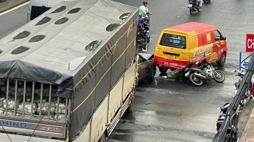 Vụ va chạm liên hoàn ở chợ đầu mối Thủ Đức: Hai người chết, 3 người bị thương, 5 phương tiện hư hỏng