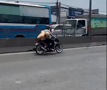 Vụ CSGT bám víu, chới với trên xe máy: Thanh niên khai không có GPLX nên... 'thông chốt'