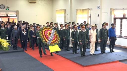 Hình ảnh các lãnh đạo, cán bộ tỉnh Quảng Ngãi tiễn biệt nguyên Chủ tịch nước Trần Đức Lương tại quê nhà
