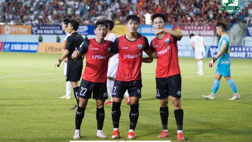 Tin sáng (24/5): Phù Đổng Ninh Bình “thay máu”, 2/3 ngôi sao rời đi?