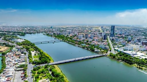 Nằm trong những tỉnh thành không sáp nhập, Huế tự hào có 4 người con tài lớn, có người là bác sĩ kiệt xuất