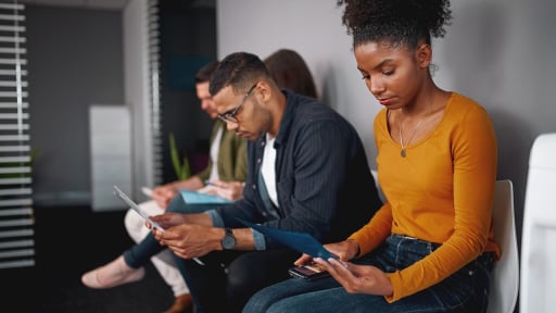 Gần một nửa Gen Z thừa nhận 'chém gió' trong CV để tìm việc
