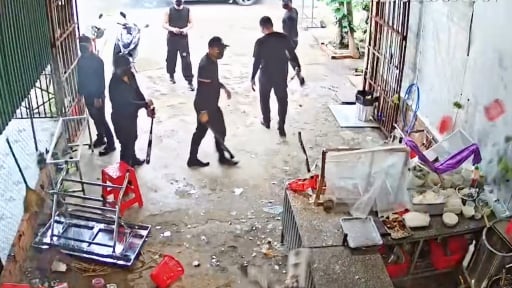 Nguyên nhân nhóm người mặc đồ đen, bịt khẩu trang xông vào đập phá quán phở ở Đắk Lắk