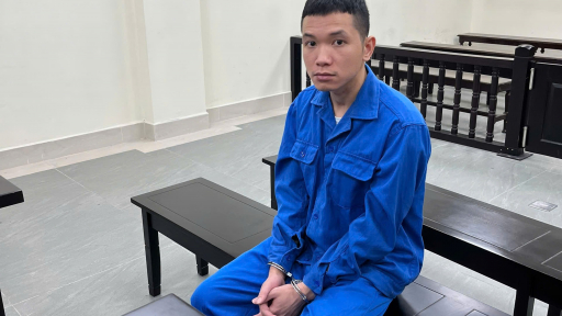 Nam thanh niên sát hại bạn gái ở Vincom Trần Duy Hưng không thể nói, trả lời tòa bằng giấy bút