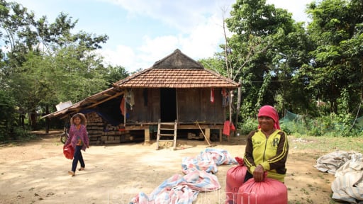Trước khi sáp nhập tỉnh Đắk Lắk, Phú Yên có một xã rộng 25.000ha, 11 dân tộc thiểu số đang sinh sống ở đây