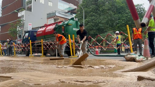 Thông tin mới về sự cố bùn ngầm metro Nhổn - ga Hà Nội phun trào lên phố Cát Linh, Hà Nội