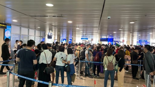 Đón gần 10 triệu khách dịp hè, sân bay Tân Sơn Nhất sẽ ứng phó ra sao?