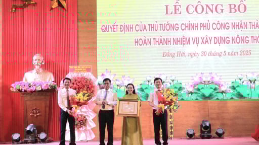 Trước khi sáp nhập tỉnh Quảng Trị, Quảng Bình công bố một thành phố hoàn thành nhiệm vụ xây dựng nông thôn mới