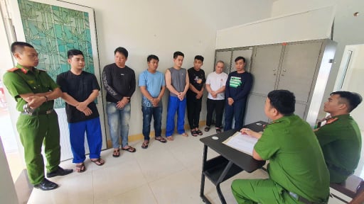 Tạm giữ hình sự nhóm nhân viên quán bar từ Bình Dương đến Đắk Lắk đập phá quán phở, tạt sơn