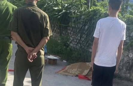 Nóng:  Nghi án con trai dùng dao giết chết mẹ ở Thủy Nguyên, Hải Phòng