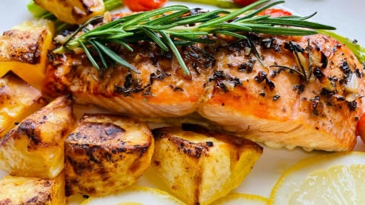 Loại cá giàu Omega 3 bậc nhất, đem nướng bơ tỏi thành món ăn thượng hạng, cực kì thơm ngon
