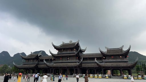 Trước thềm sáp nhập, vùng đất liền kề Hà Nội này đang làm gì để không trở thành “cái bóng mờ”?