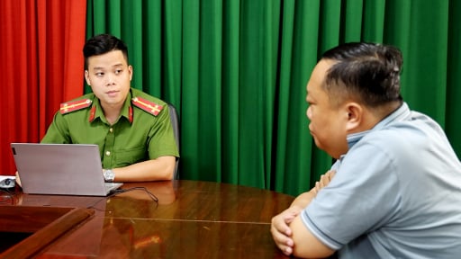 Tạm giữ hình sự đối tượng làm giả văn bản của UBND tỉnh An Giang cấp phép cho công ty của mình khai thác cát