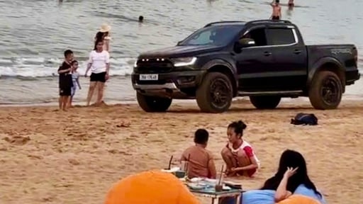 Tài xế lái xe bán tải trên bãi biển đông người ở Phú Yên có thể bị xử lý ra sao?