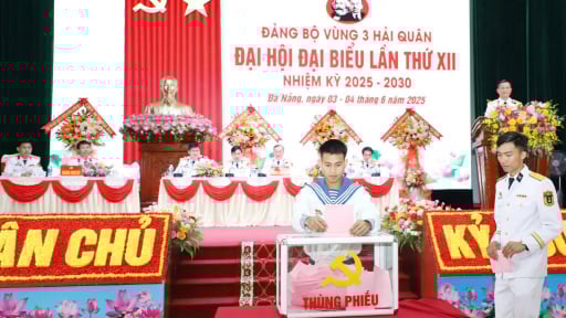 Vùng 3 Hải quân hoàn thành xuất sắc nhiệm vụ tuần tiễu, trinh sát quản lý vùng biển